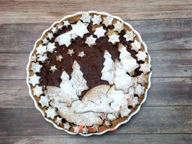 Crostata con cioccolato marmellata e noci per Natale 2022