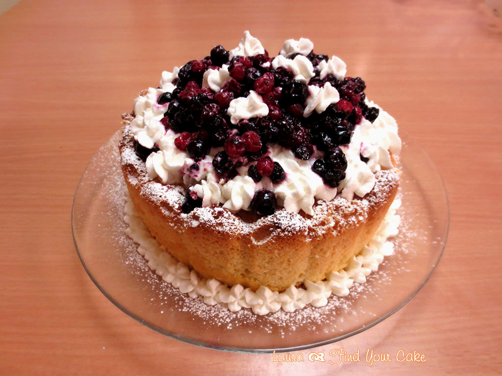 Falsa charlotte con frutti di bosco