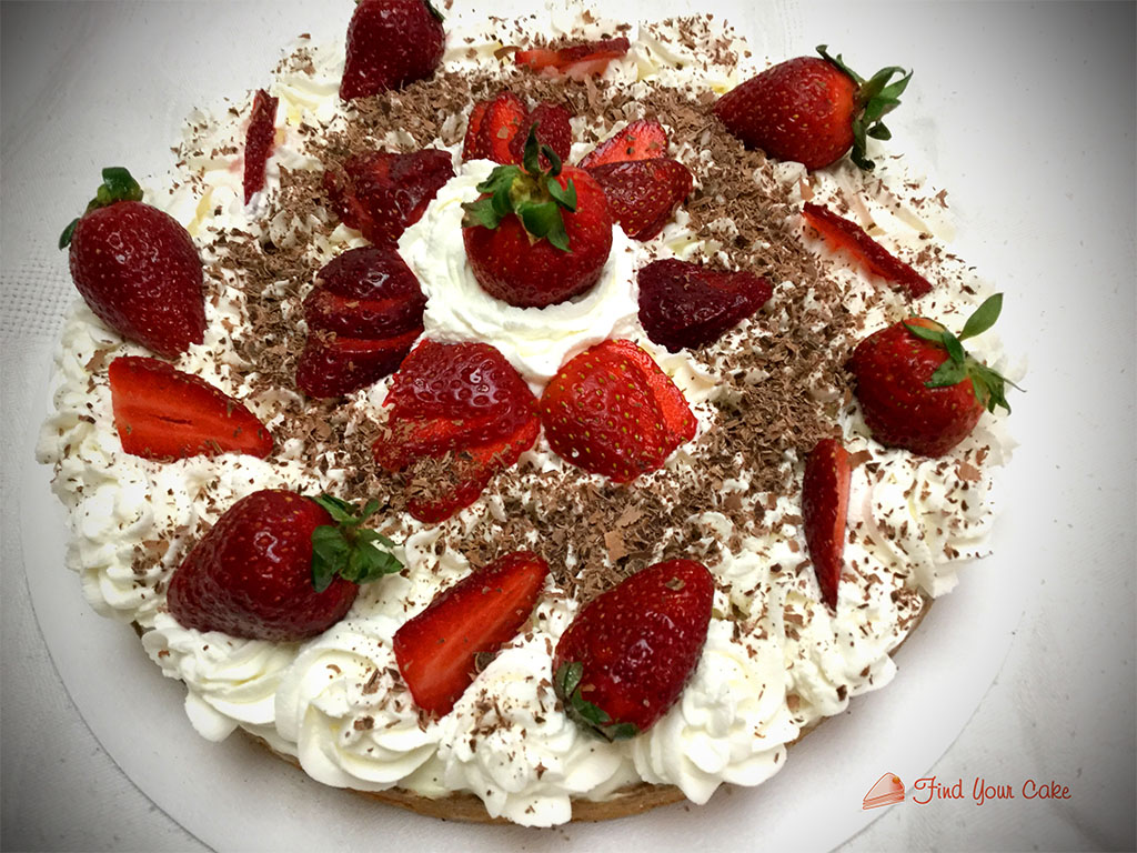 Crostata con crema panna e fragole