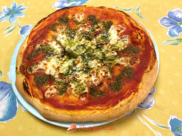 Pizza facile con pesto e stracciatella